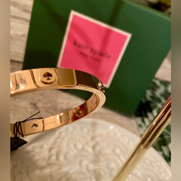 NWT! ♠️ Authentic kate spade bangle/bracelet in rose gold - Picture 6 of 8